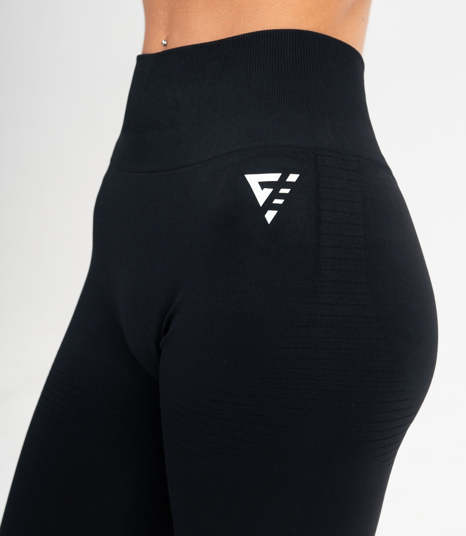 Дамски клин "Vella"